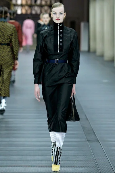 Look 24